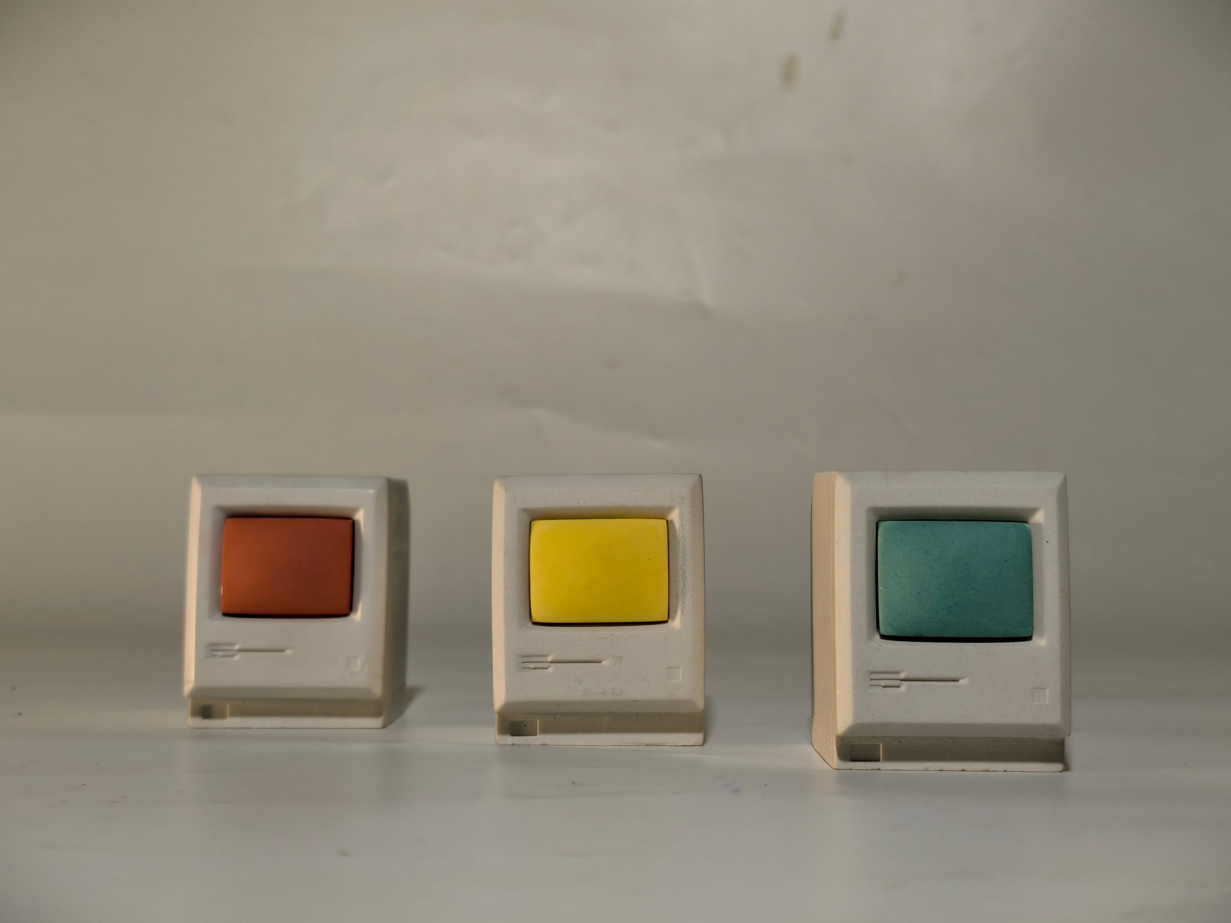 MacStone Mini - A Retro-Inspired Desk Aroma Device