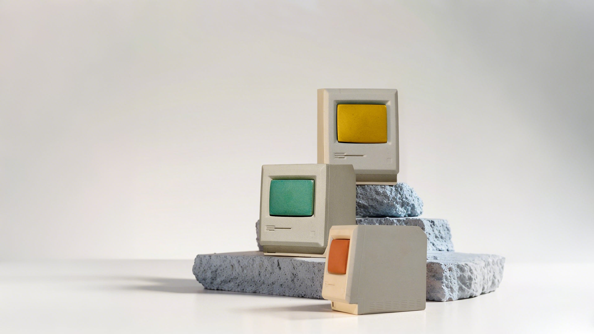 MacStone Mini - A Retro-Inspired Desk Aroma Device