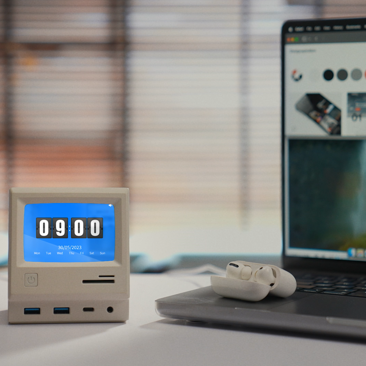 Raycue Display RayCue 128K: Retro Style Multifunctional Dock w/ Display